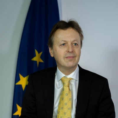 Philippe J Lefebvre